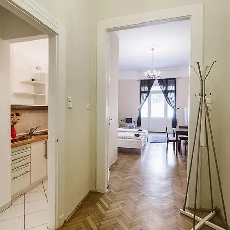 Alkotmany Bp Apartamento Budapeste