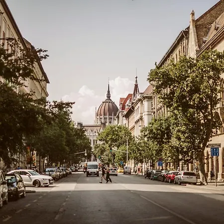 Apartment Alkotmany Bp *